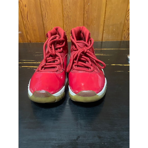 Men's size 10 Jordan 11 “win like 96” sneakers - Picture 2 of 9